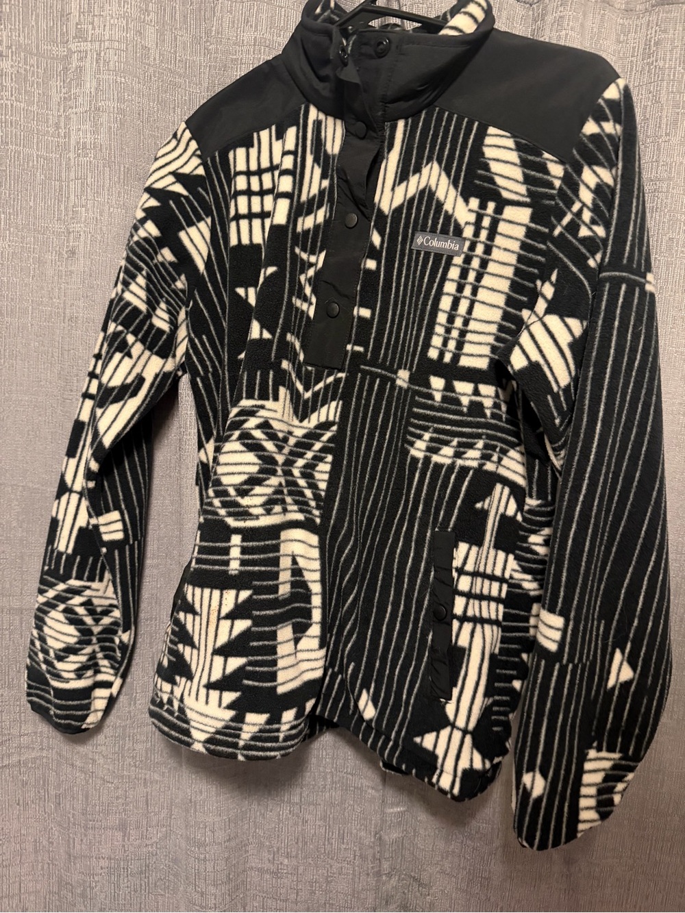 Columbia Women's Black & White Patterned Fleece Snap Pullover Jacket